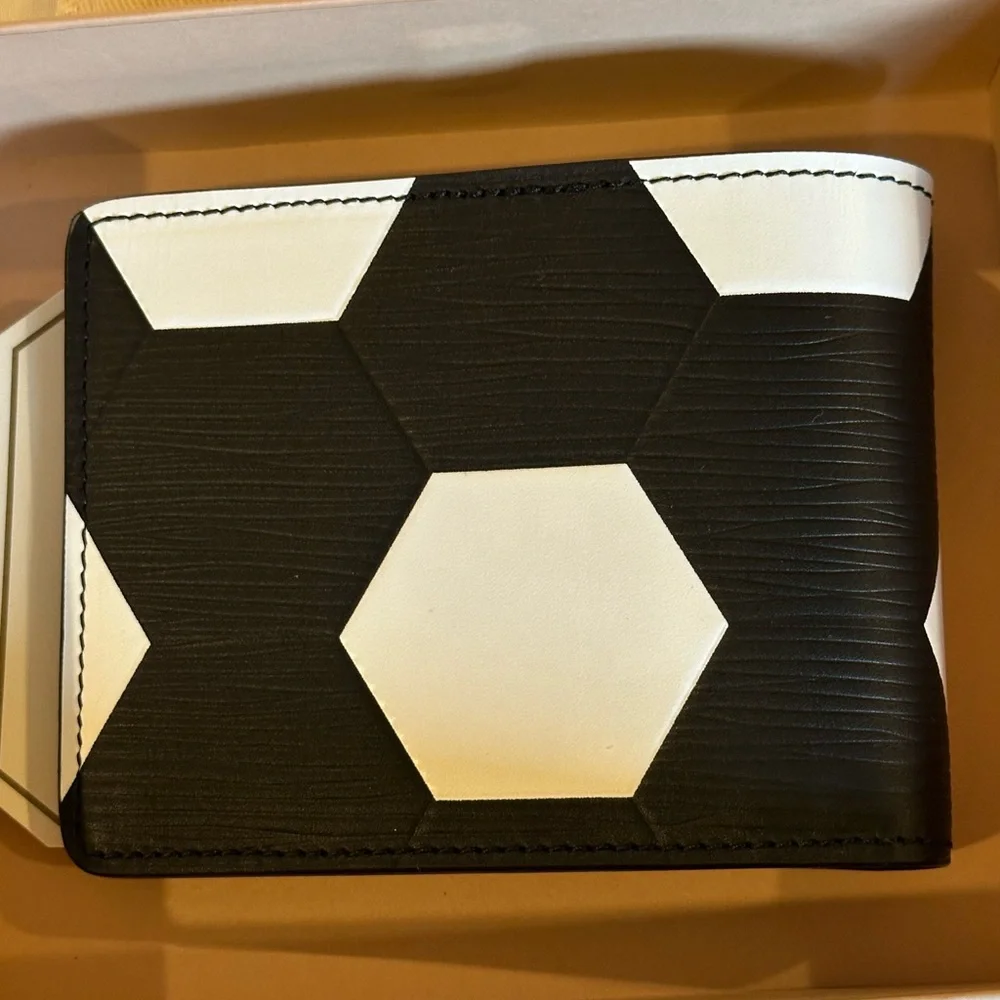 Louis Vuitton wallet 2018 FIFA World Cup official license product collection